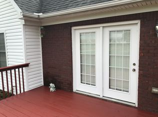 288 Spring Lake Ct, Louisville, KY 40229