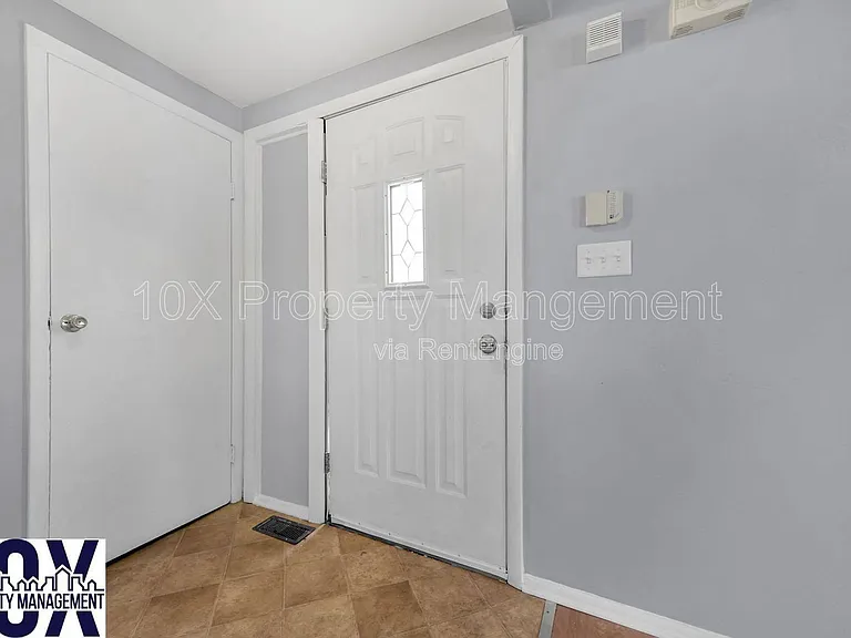 3071 Rotunda Ct S — Photo 5