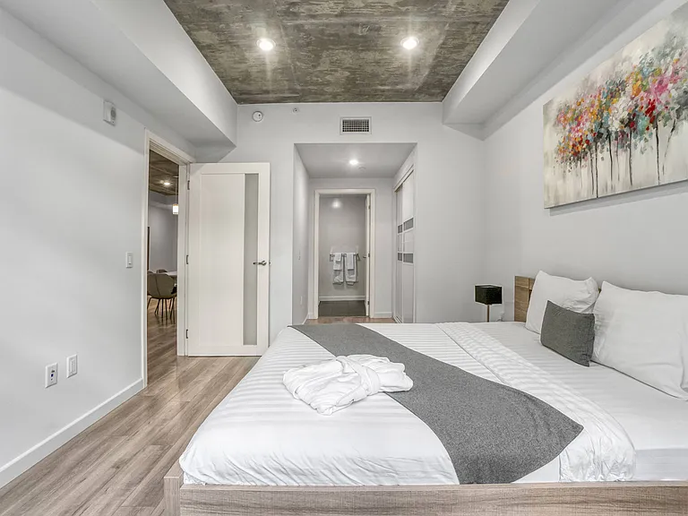 Maia Avira at Glendale Bedroom with Attached Bathroom