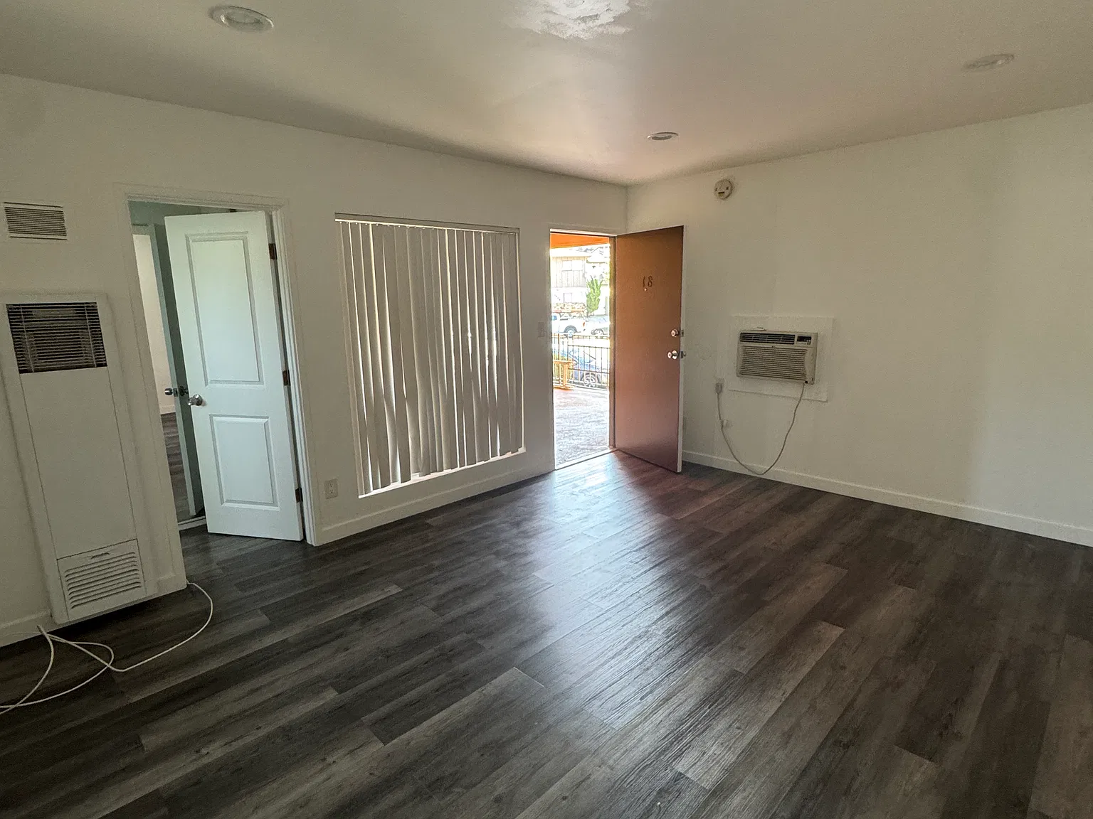 Studio, 340 sqft, $1,395 — Photo 2