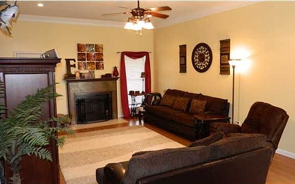 3rd image of 741 N Belle Cir