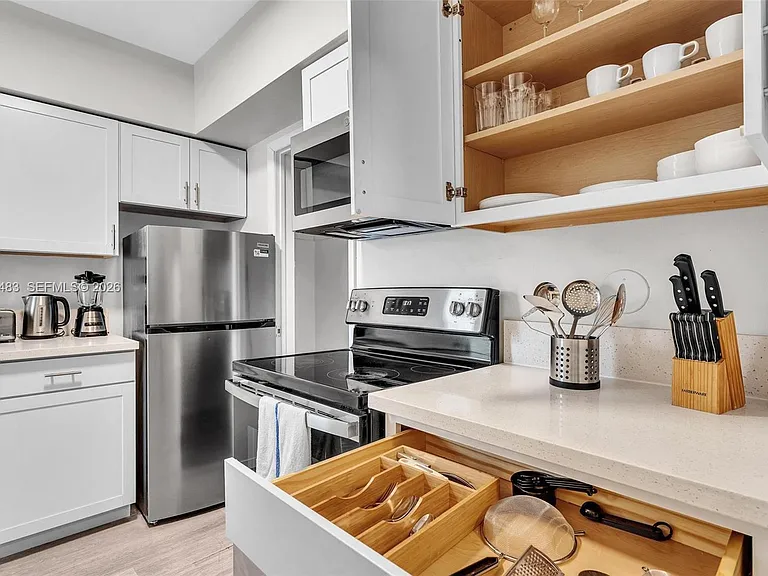 10006 E Bay Harbor Dr #17 — Photo 11