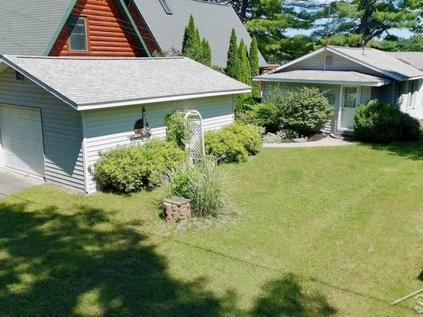 4751 Hill Dr, Beaverton, MI 48612