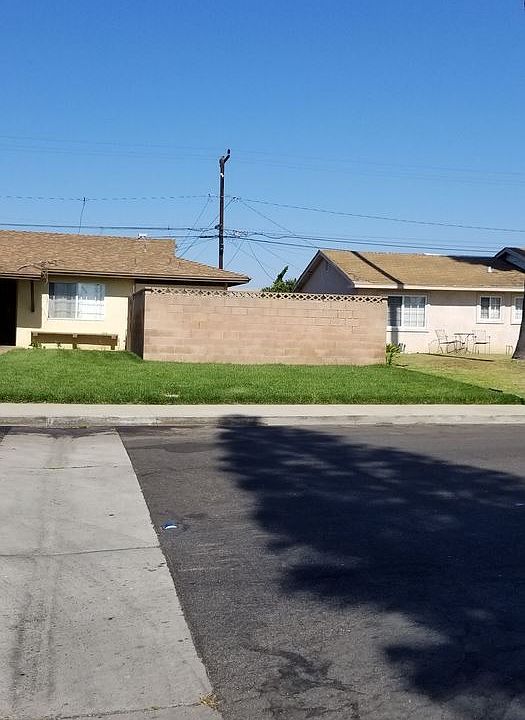 2nd image of 1835 Kern St