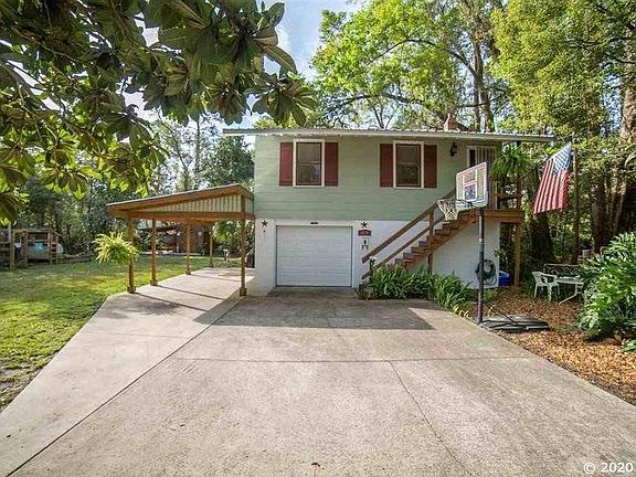 2nd image of 815 NE 9th Ave