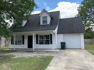 619 Honey Creek Ln, Hinesville, GA 31313
