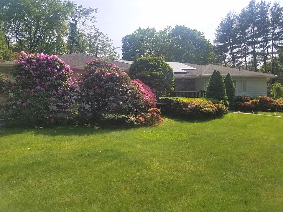 1st image of 2 Brookdale Ct