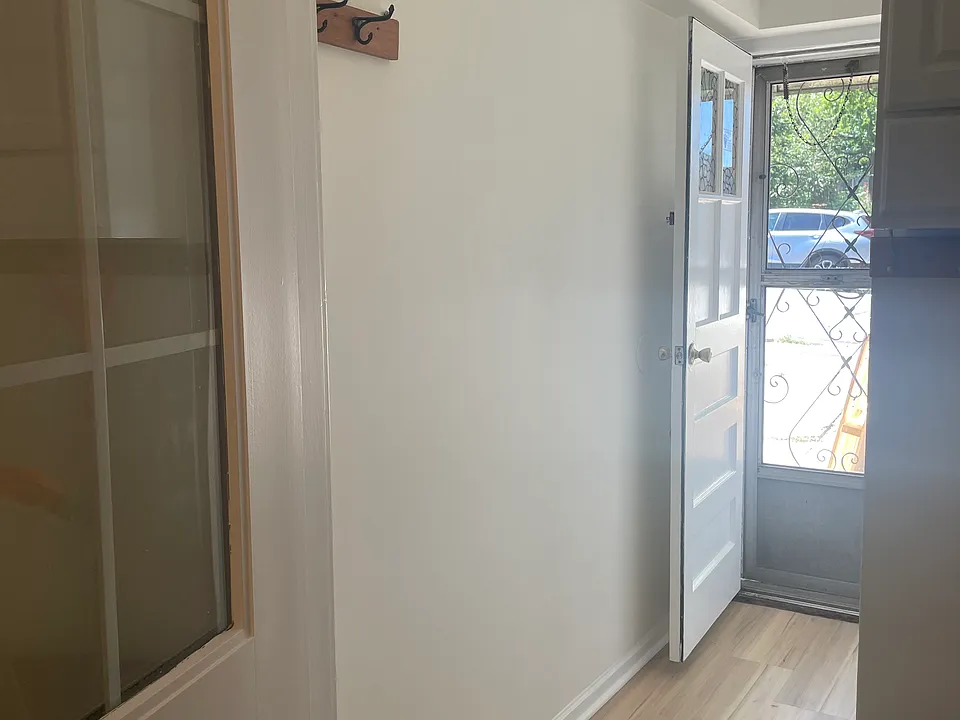 Entrance Hall / Mudroom