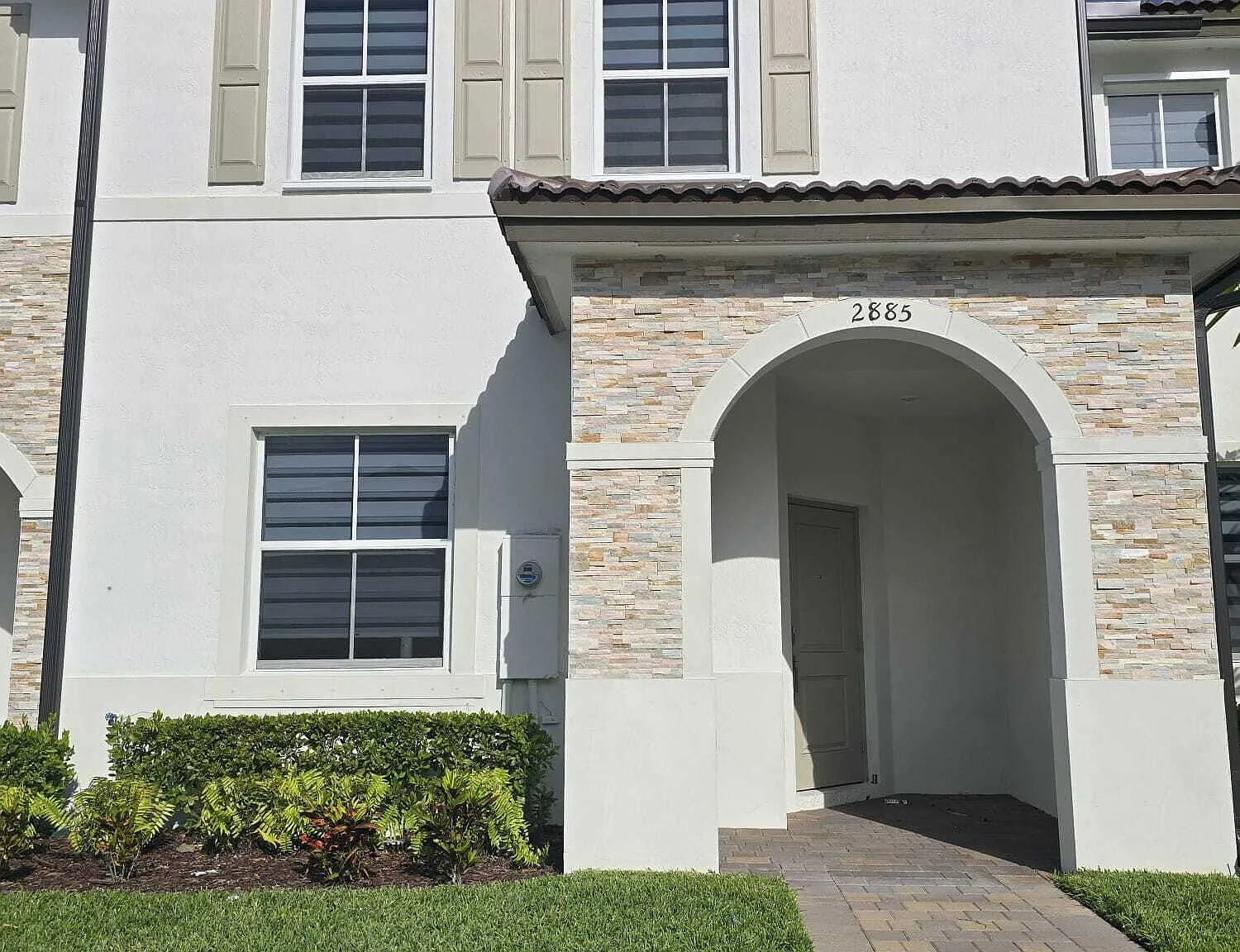 3 bed, 2.5 bath, 1612 sqft, $3,200 — Photo 1