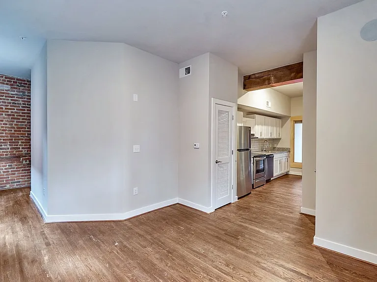 10 Walnut Aly — Photo 10