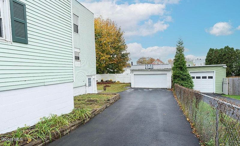 3rd image of 1723 5th Street