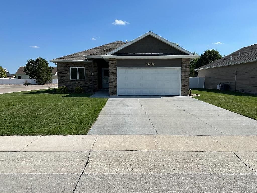 3508 Hummingbird Dr, North Platte, NE 69101 Zillow