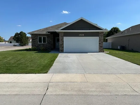 3508 HUMMINGBIRD DRIVE, North Platte, NE 69101