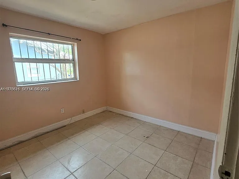 2111 NW 26th Ave — Photo 7
