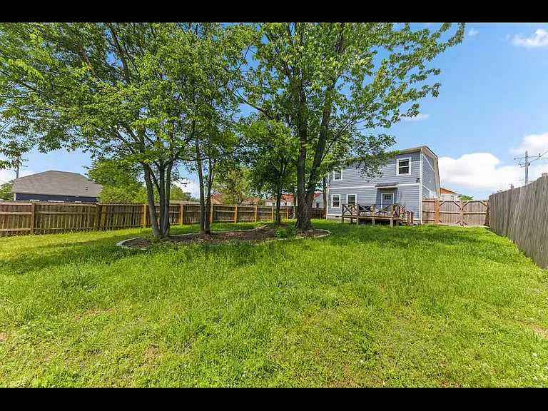 1723 Underwood St — Photo 14