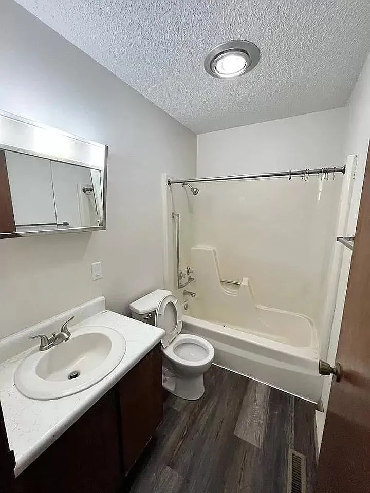 1 bed, 550 sqft, $395 — Photo 4