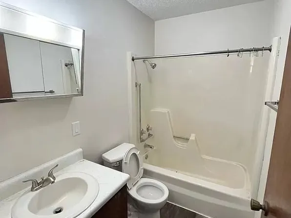 115 Elm St, Ringsted, IA