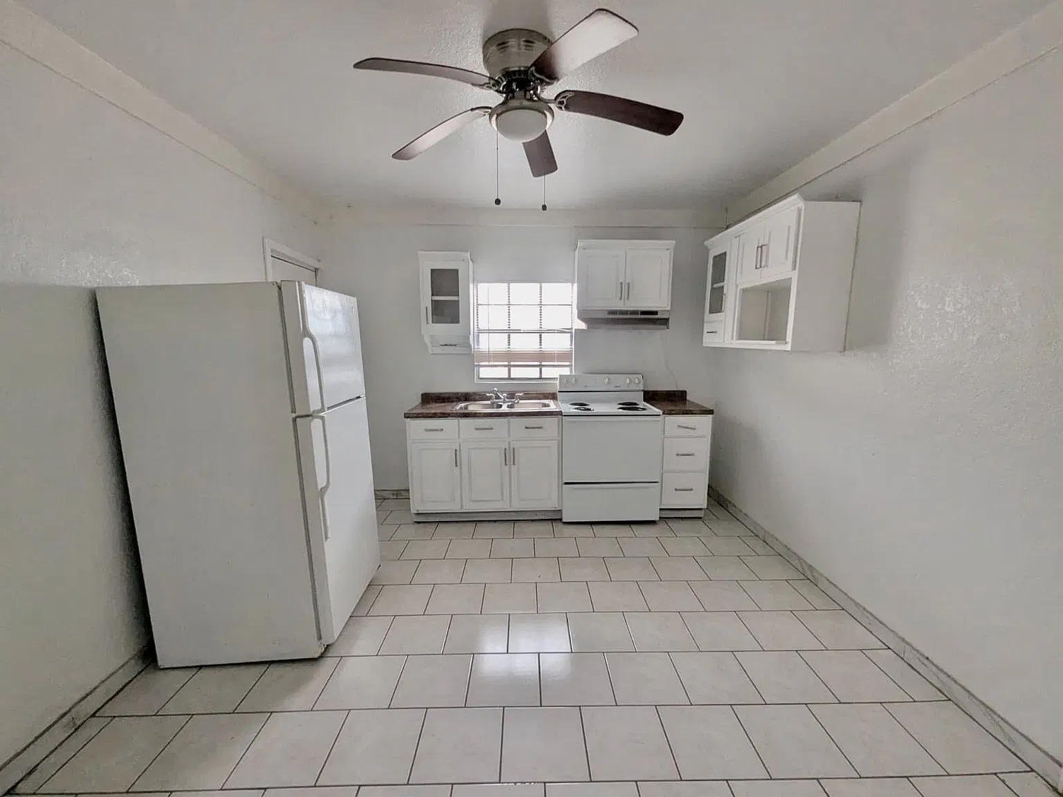 1 bed, 1.0 bath, 600 sqft, $450 — Photo 1
