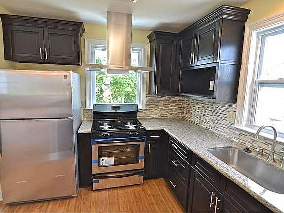 4th image of 1477 Athis St