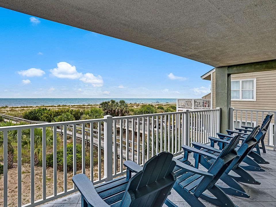 Gorgeous ocean views from the balcony!