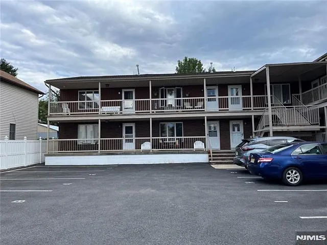 92 Mozart St — Photo 11