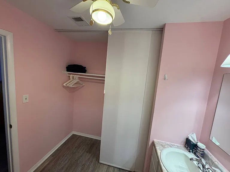715 Washington Ave #5 — Photo 12