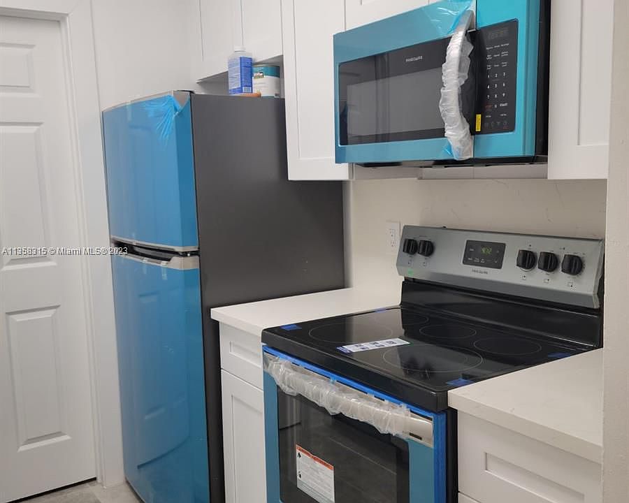 1st image of 5712 Lincoln St #0