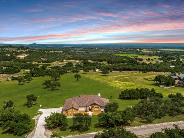 328 E Distant View Dr, Fredericksburg, TX 78624