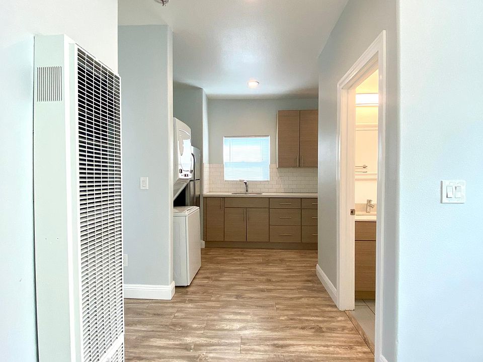 Modern Renovated - Top Floor Flat