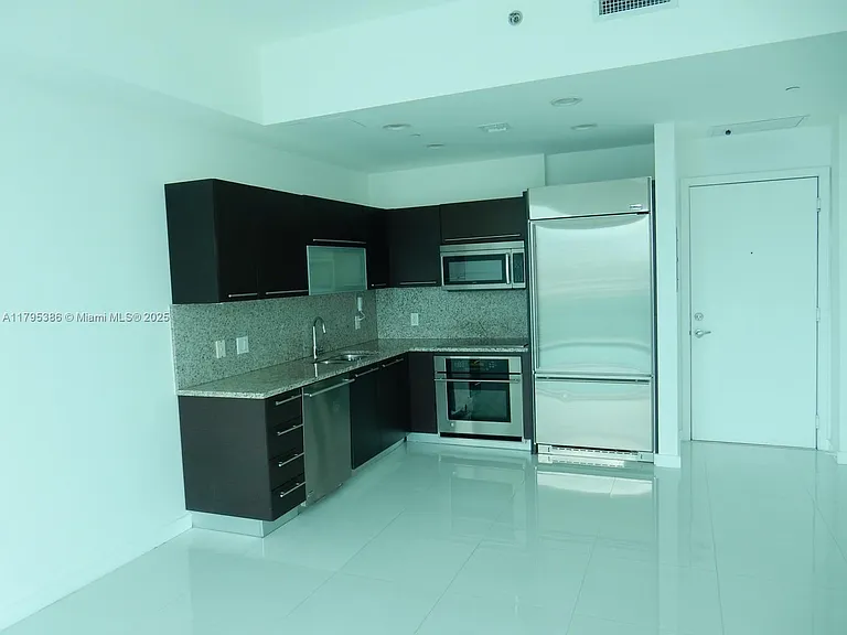 950 Brickell Bay Dr #4508 — Photo 2