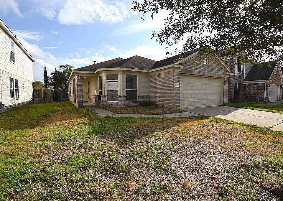 1st image of 20806 Fox Cliff Ln