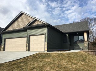 1277 Turnberry Dr SE, Rochester, MN 55904