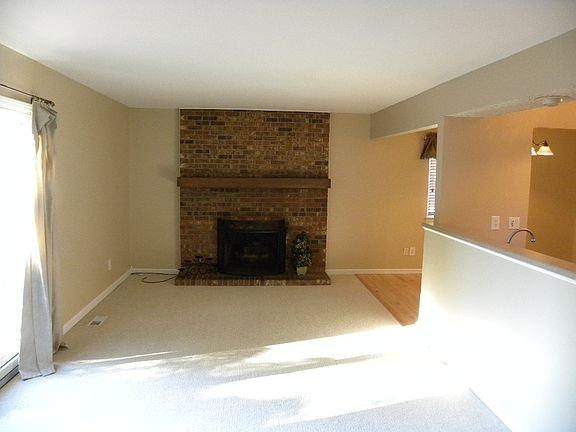 4th image of 455 Wellington Dr