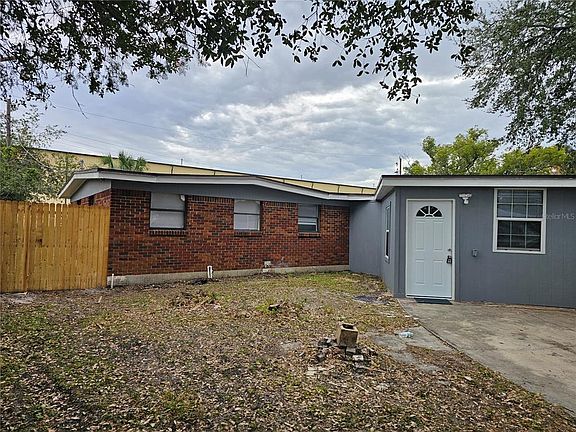 2nd image of 1040 Maxey Dr