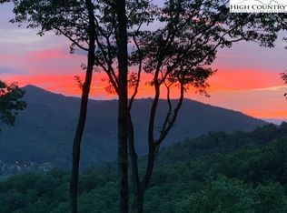 5C Apple Cove Rd, Banner Elk, NC 28604