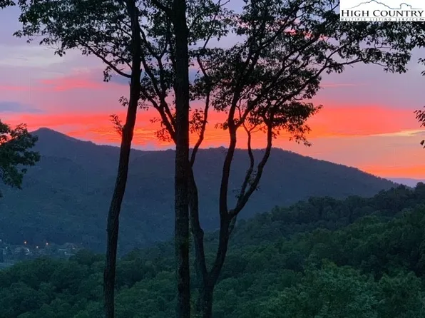 5C Apple Cove Road, Banner Elk, NC 28604