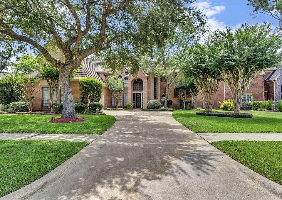 1st image of 2203 Gleneagles Dr