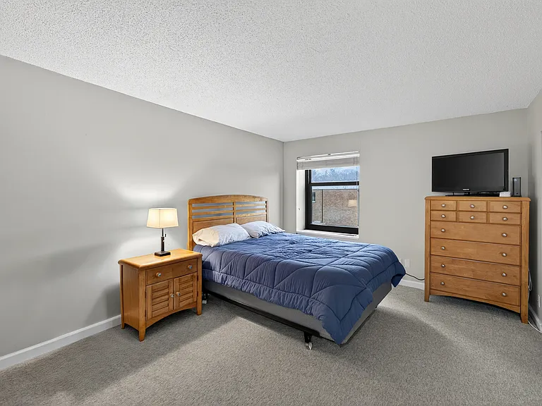207 5th Ave SW #202 — Photo 13