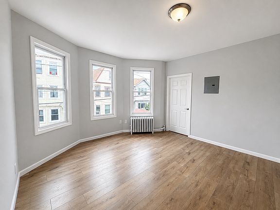 4th image of 227 Patterson St #2F