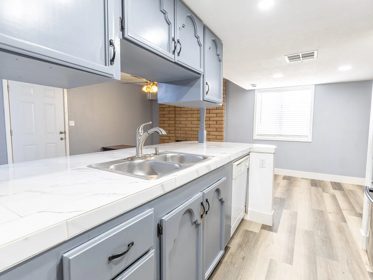 2 bed, 1658 sqft, $2,650 — Photo 2