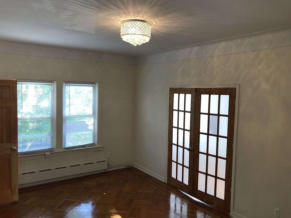 1st image of 2602 Voorhies Ave