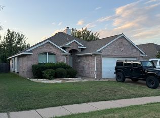 960 Jockey Club Ln, Fort Worth, TX 76179
