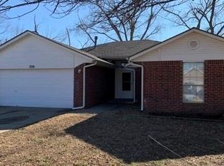 220 W 10th St, Edmond, OK 73003