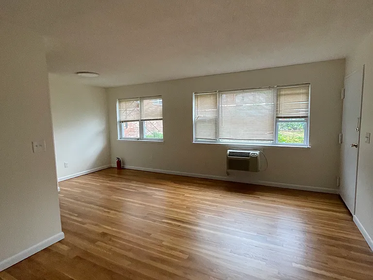 53 Sheridan Ave #2D — Photo 3