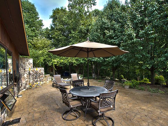 5th image of 428 Harvey Ln
