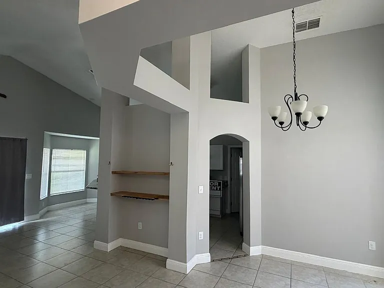 2809 Berkshire Cir — Photo 9