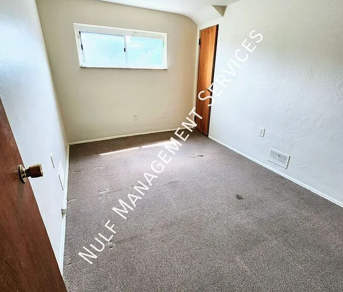 1815 Leolyn St — Photo 5