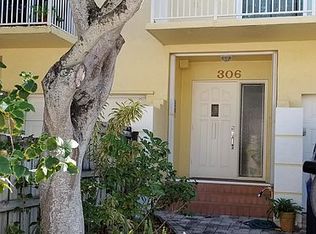 306 Oak St, Hollywood, FL 33019