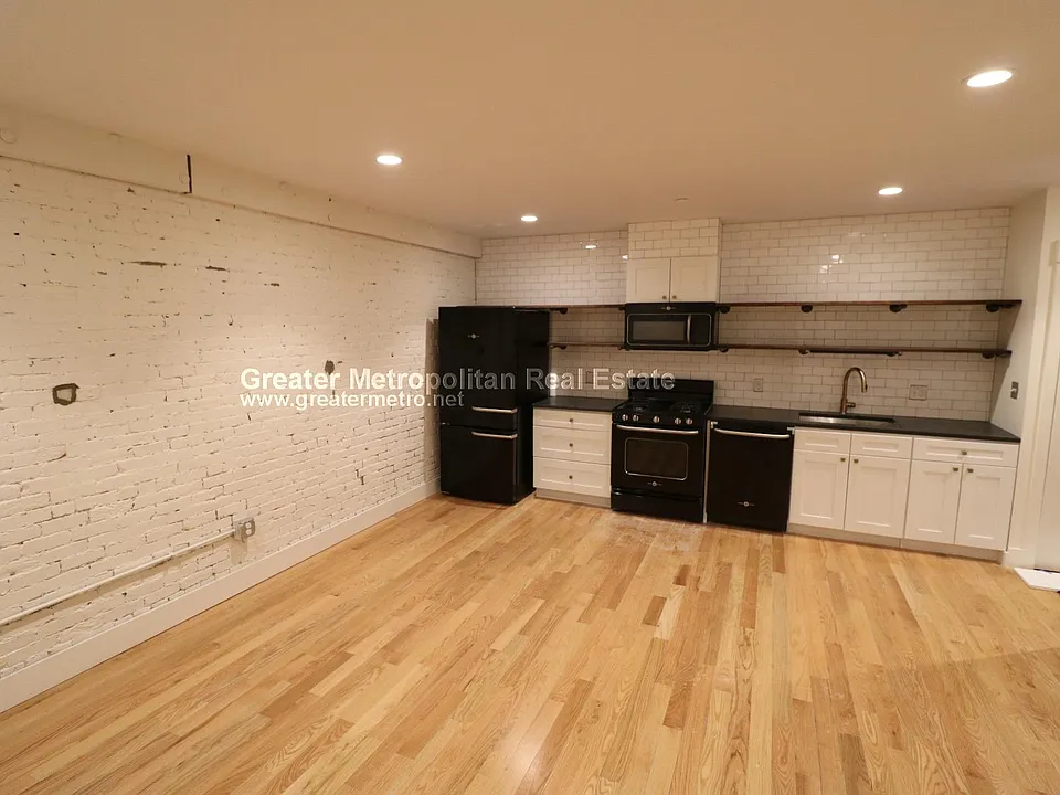 282 North St #6