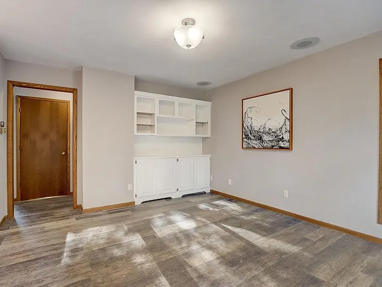 7653 Farmington Way — Photo 14